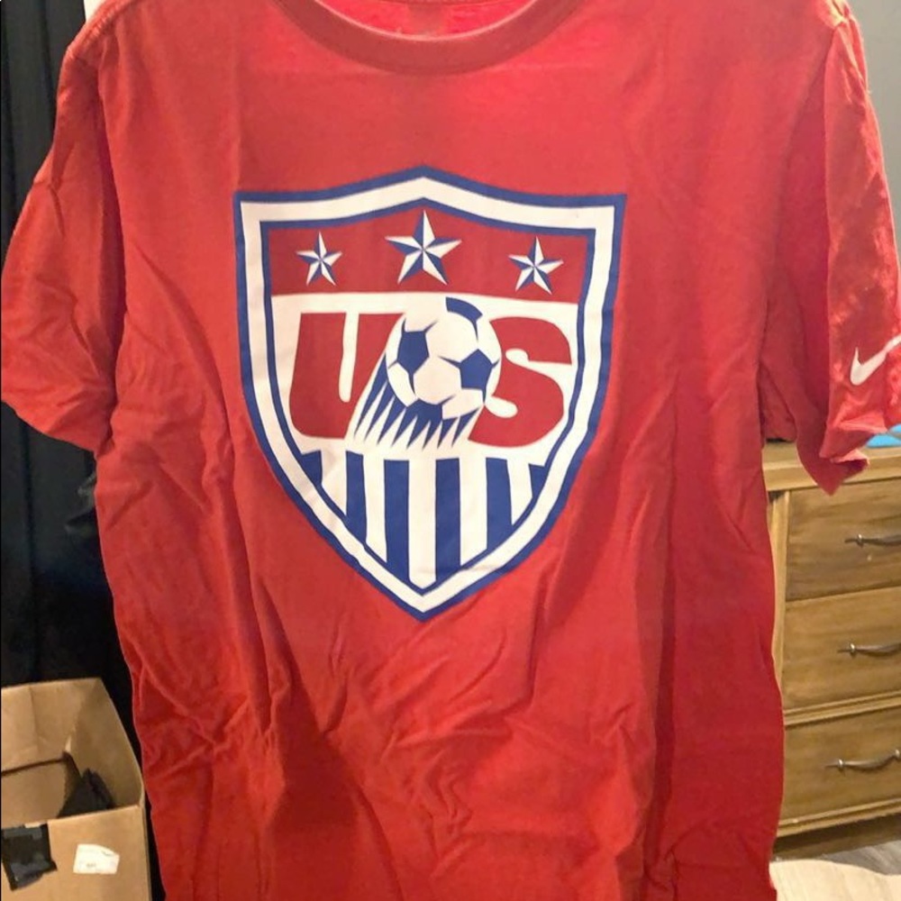 Women’s USA Nike soccer shirt